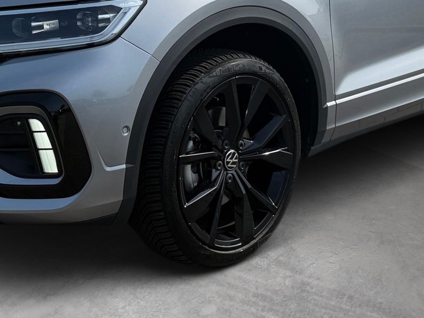 Volkswagen T-Roc R-Line 4motion 2.0 TSI - Samsaru's Car Outlet