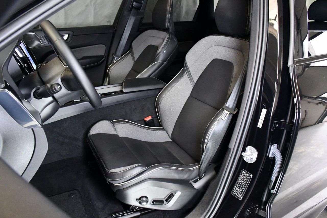 Volvo XC60 T6 Recharge Ultra Black AWD - Samsaru's Car Outlet