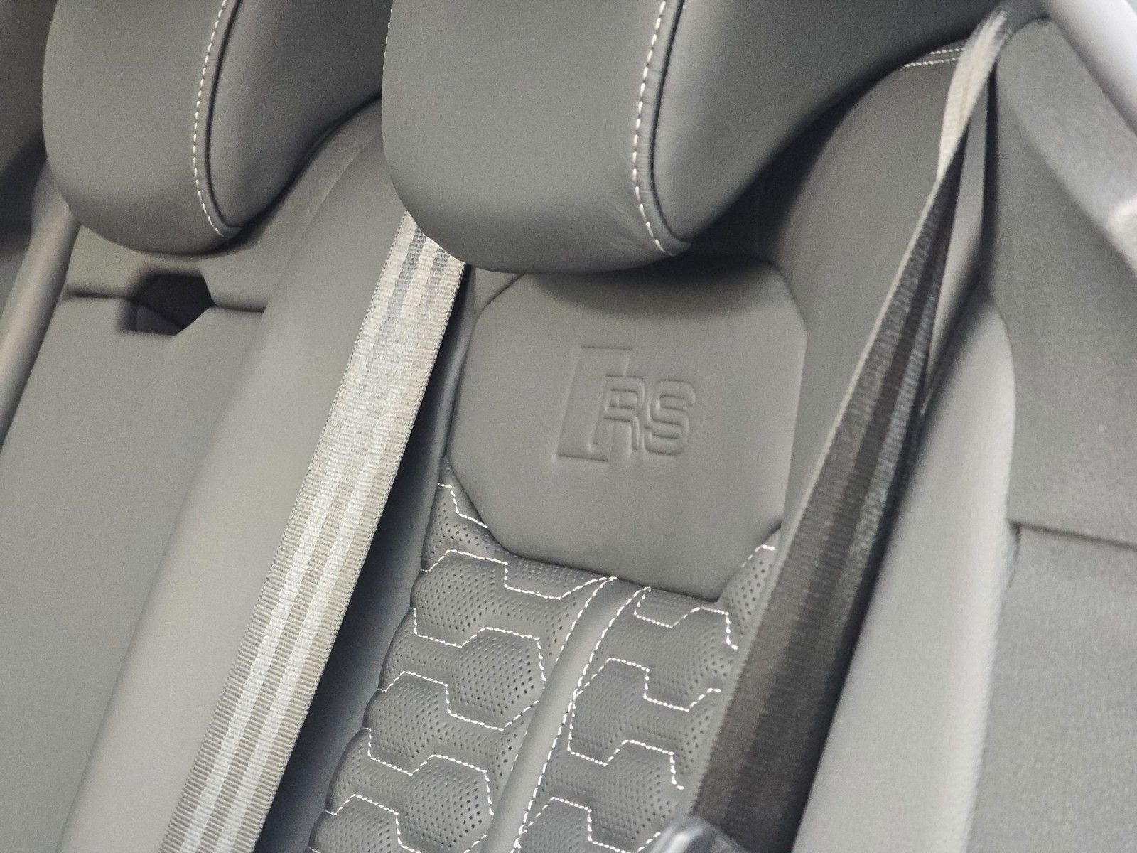 Audi RSQ8 (Massage/Ceramic/360 Kamera)