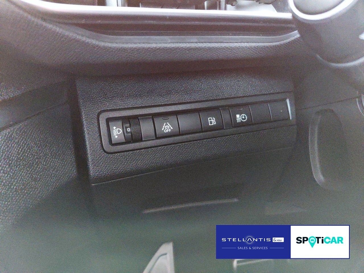 Peugeot 3008 Hybrid 225 Roadtrip *Standhzg.*Navi*LED*RFK