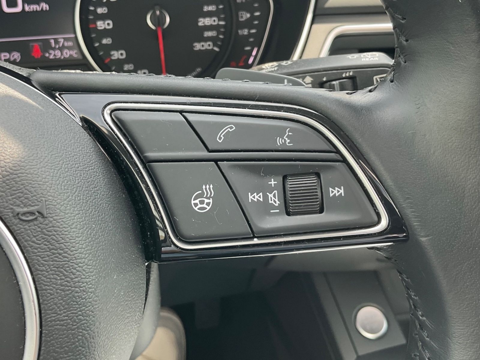 Audi A4 Avant 35 TFSI S-tronic - Samsaru's Car Outlet
