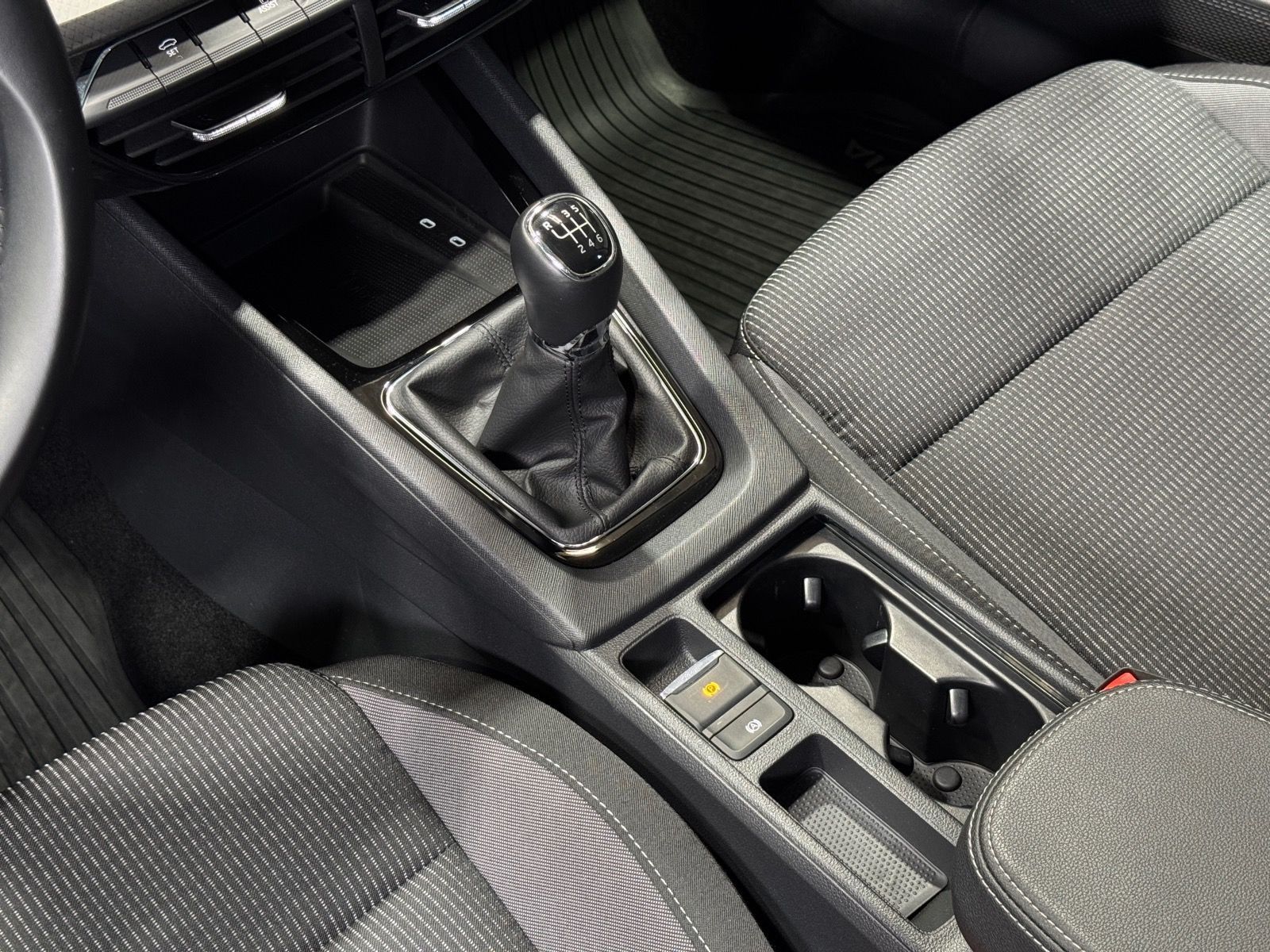 Skoda Octavia Combi 2.0 TDI Ambition - Samsaru's Car Outlet