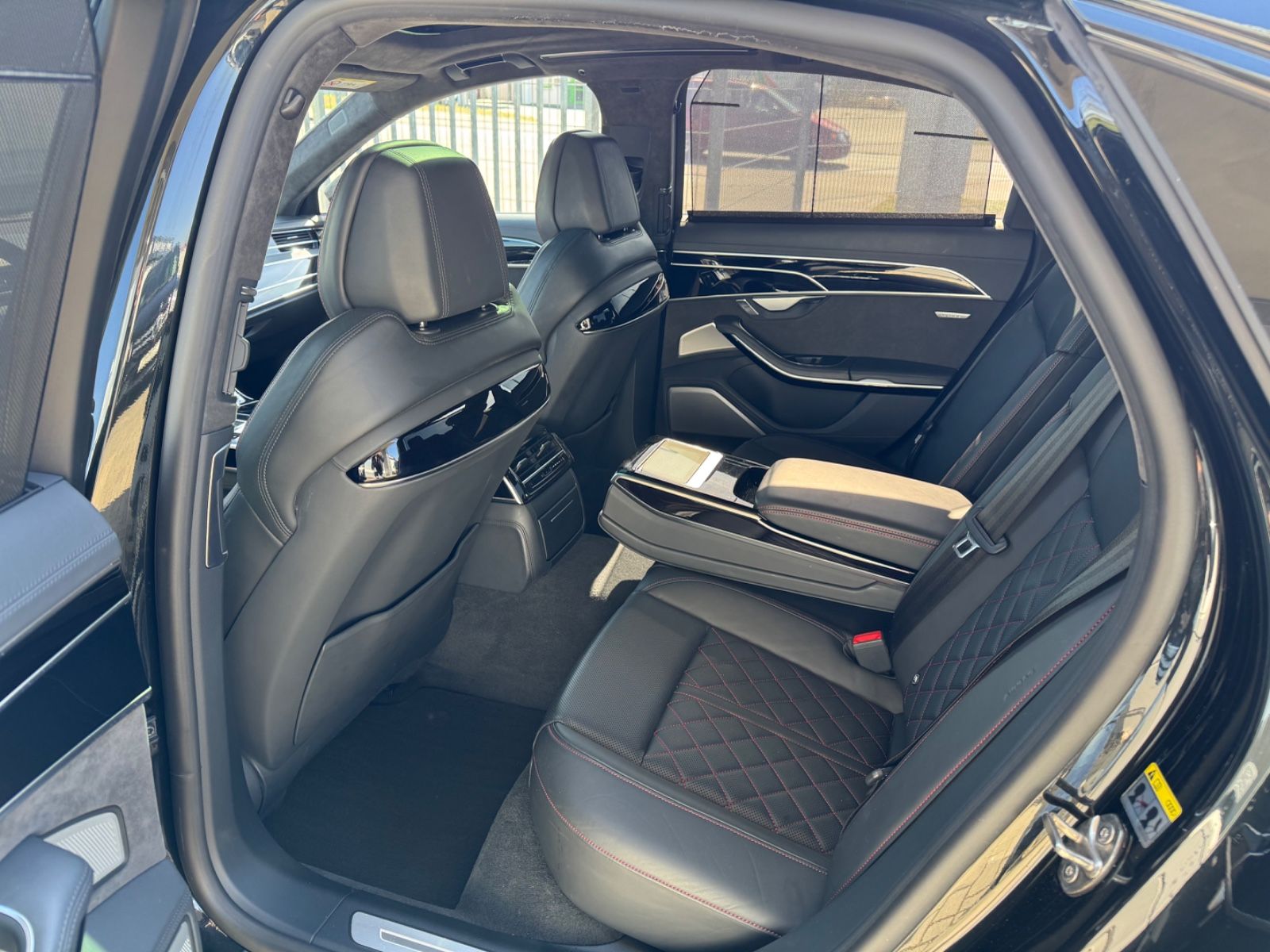 Audi A8L 60 TFSI quattro EXCLUSIVE - Samsaru's Car Outlet