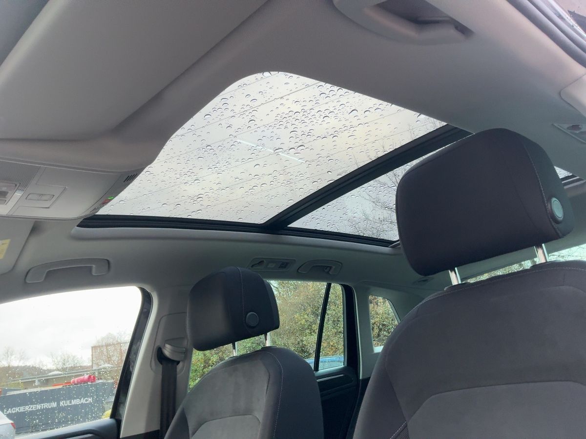 Volkswagen Tiguan 2.0 TDI 4M ELEGANCE MATRIX+NAVI+AHK+PANO