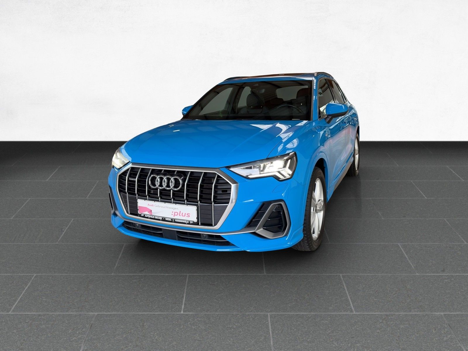 Audi Q3 S line 40 TFSI quattro S tronic /AHK/Pano/LED