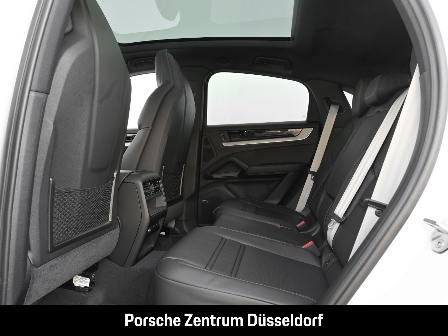 Porsche Cayenne E-Hybrid Coupe Surround-View Head-Up
