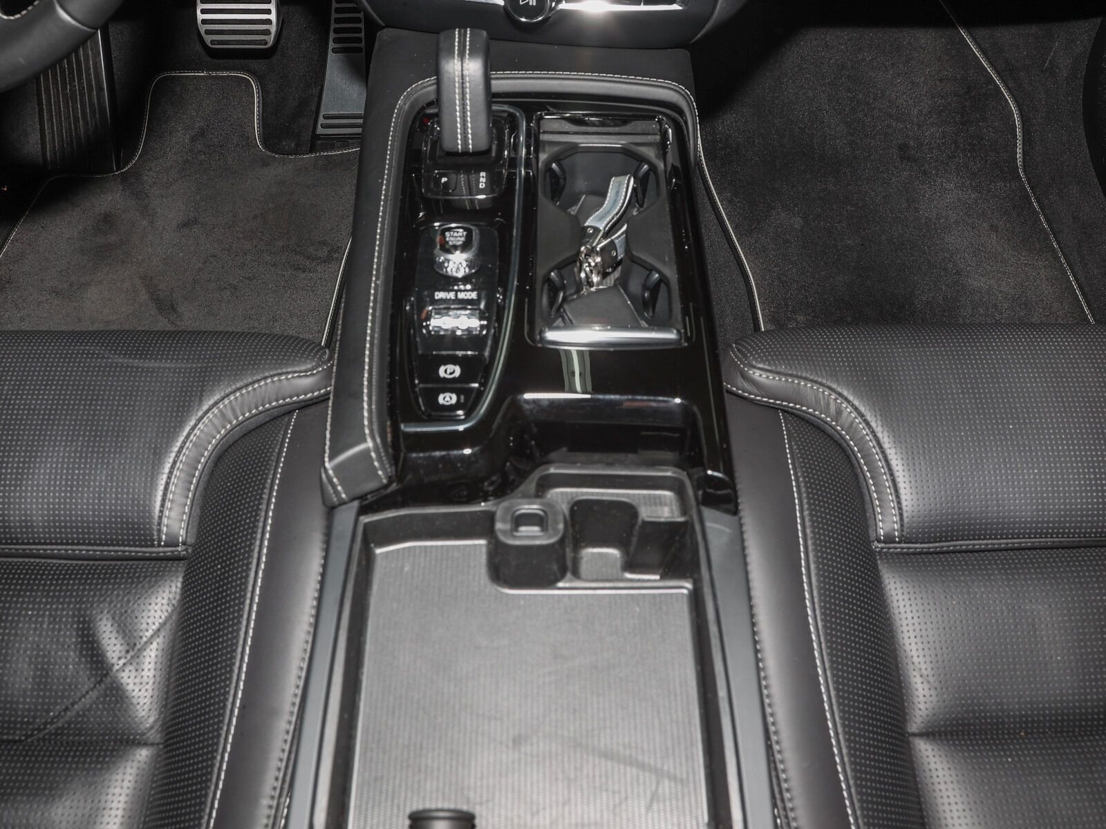 Volvo S60 T8 PHEV AWD R Design|LED|Navi|360°