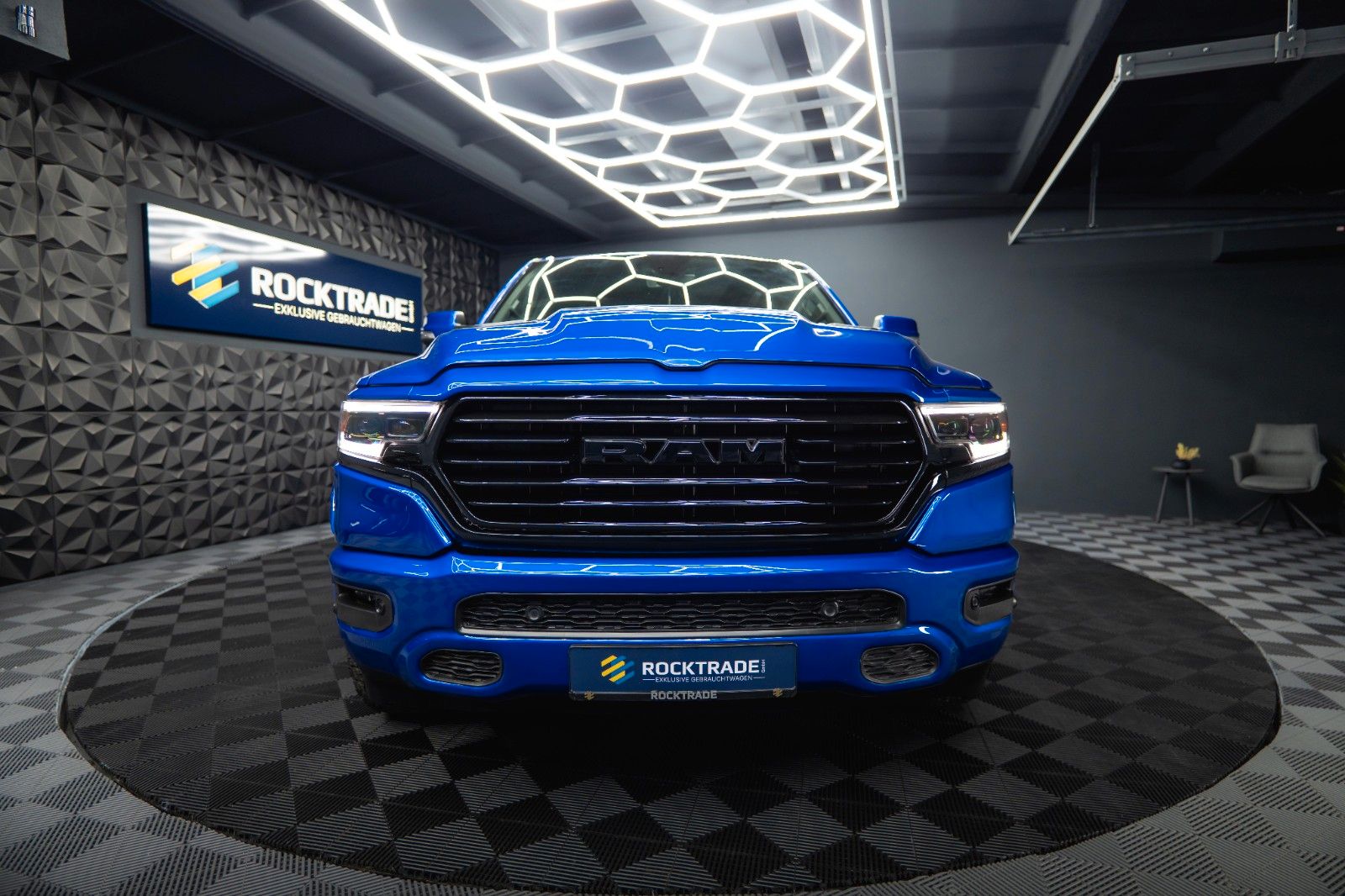 Dodge RAM 5.7 V8 HEMI 4x4 OFFROAD Night Limited 19%