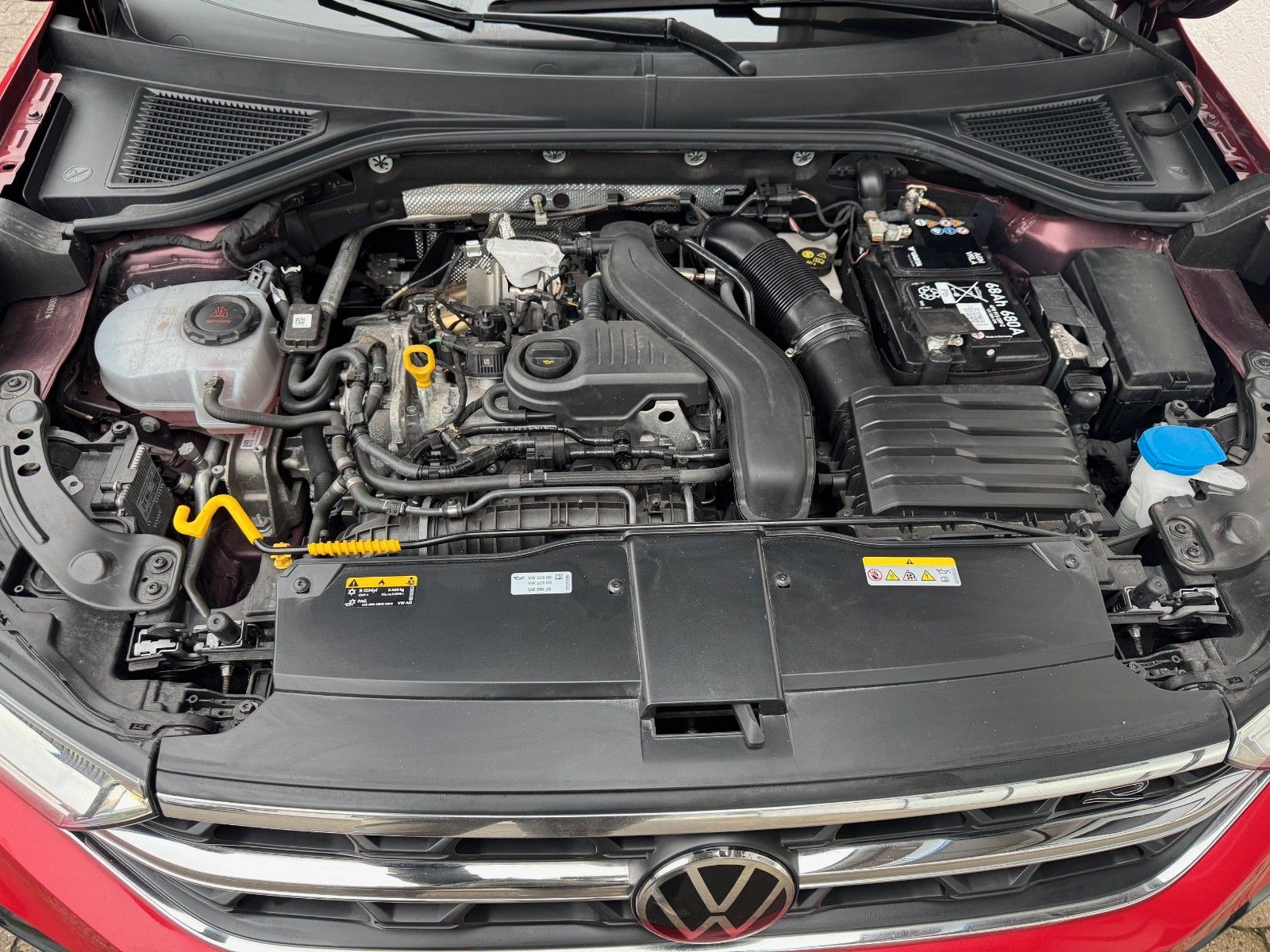 Volkswagen T-Roc R-Line - Samsaru's Car Outlet