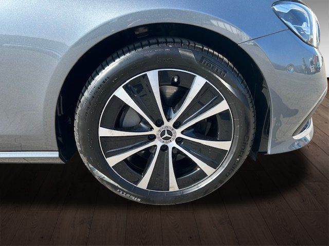 Mercedes-Benz E 300 e Avantgarde - Samsaru's Car Outlet
