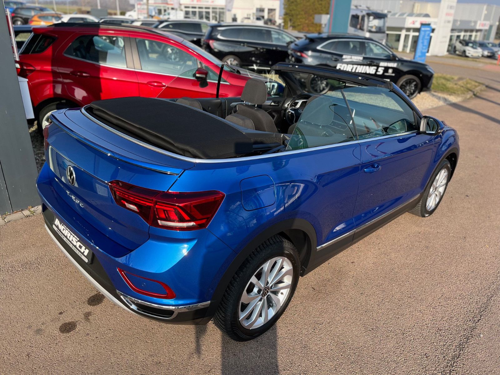 Volkswagen T-Roc Style-Edition - Samsaru's Car Outlet