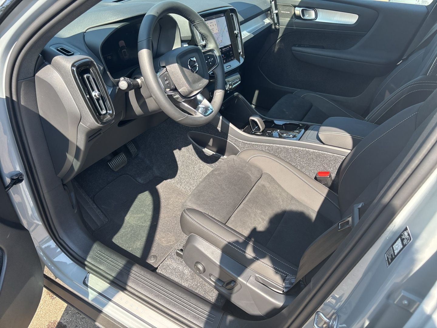 Volvo XC40 B4 Ultra Black Edition AHK Digitales Cockpi