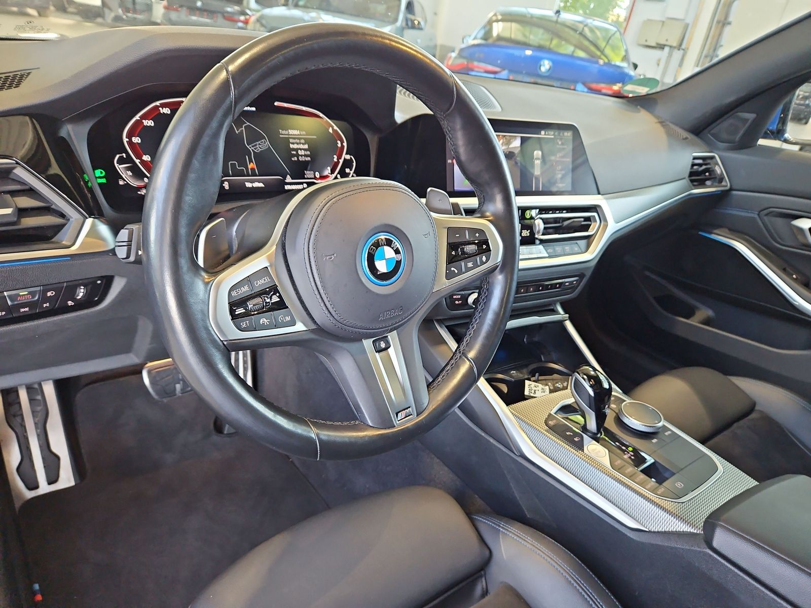 BMW 330e xDrive Touring M Sportpaket - Samsaru's Car Outlet