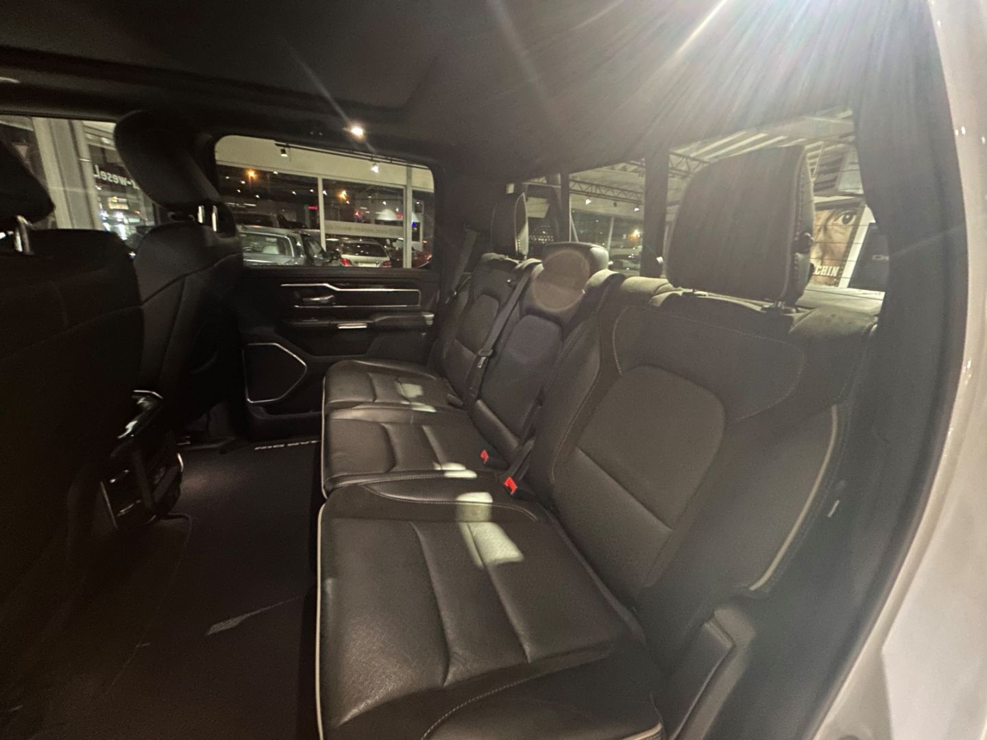 Dodge RAM Laramie Night, Luftfahrwerk, Pano, LED, V8