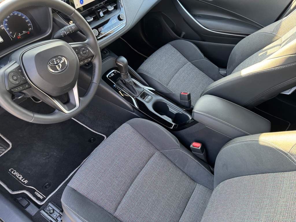 Toyota Corolla Touring Sports 2,0 Hybrid Teamplayer Nav