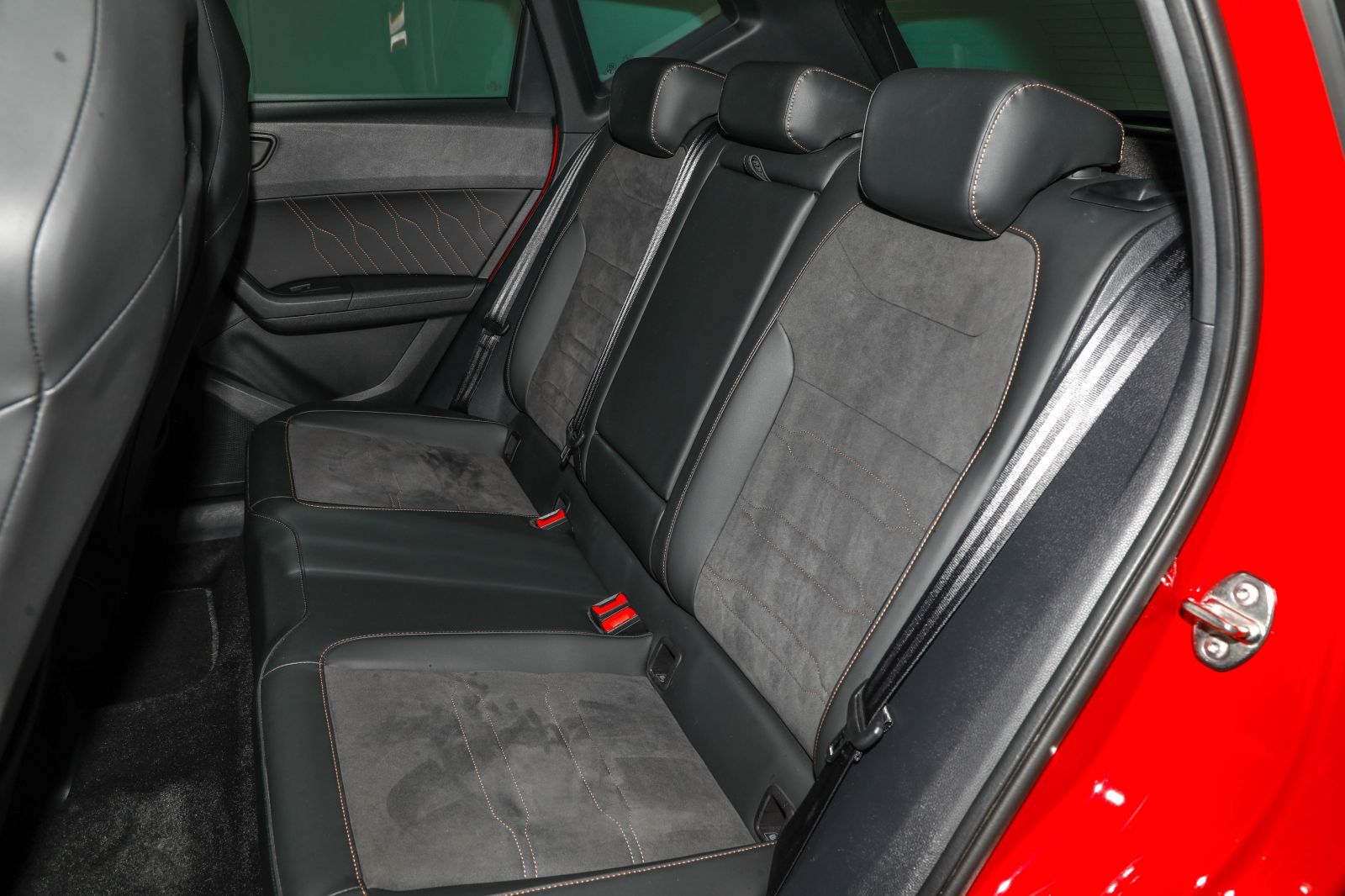Seat Ateca 2.0 TSI 4D DSG Pano AHK ACC SHZ Beats 360°