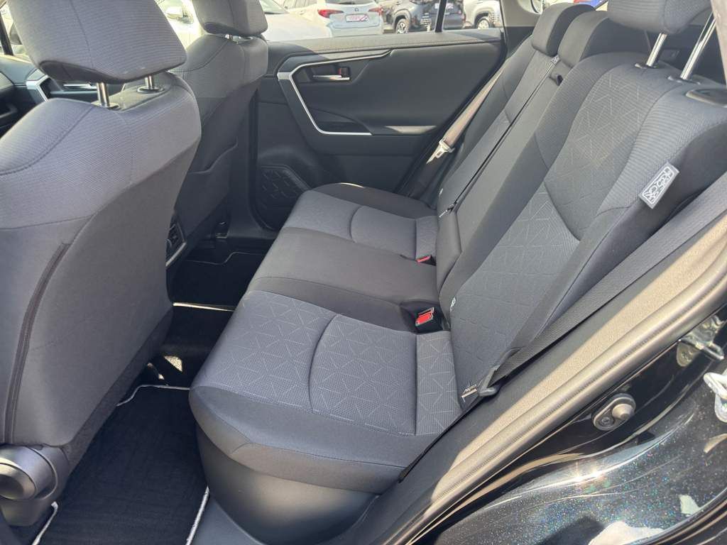 Toyota RAV 4 2.5 4x2 Hybrid Club - Samsaru's Car Outlet