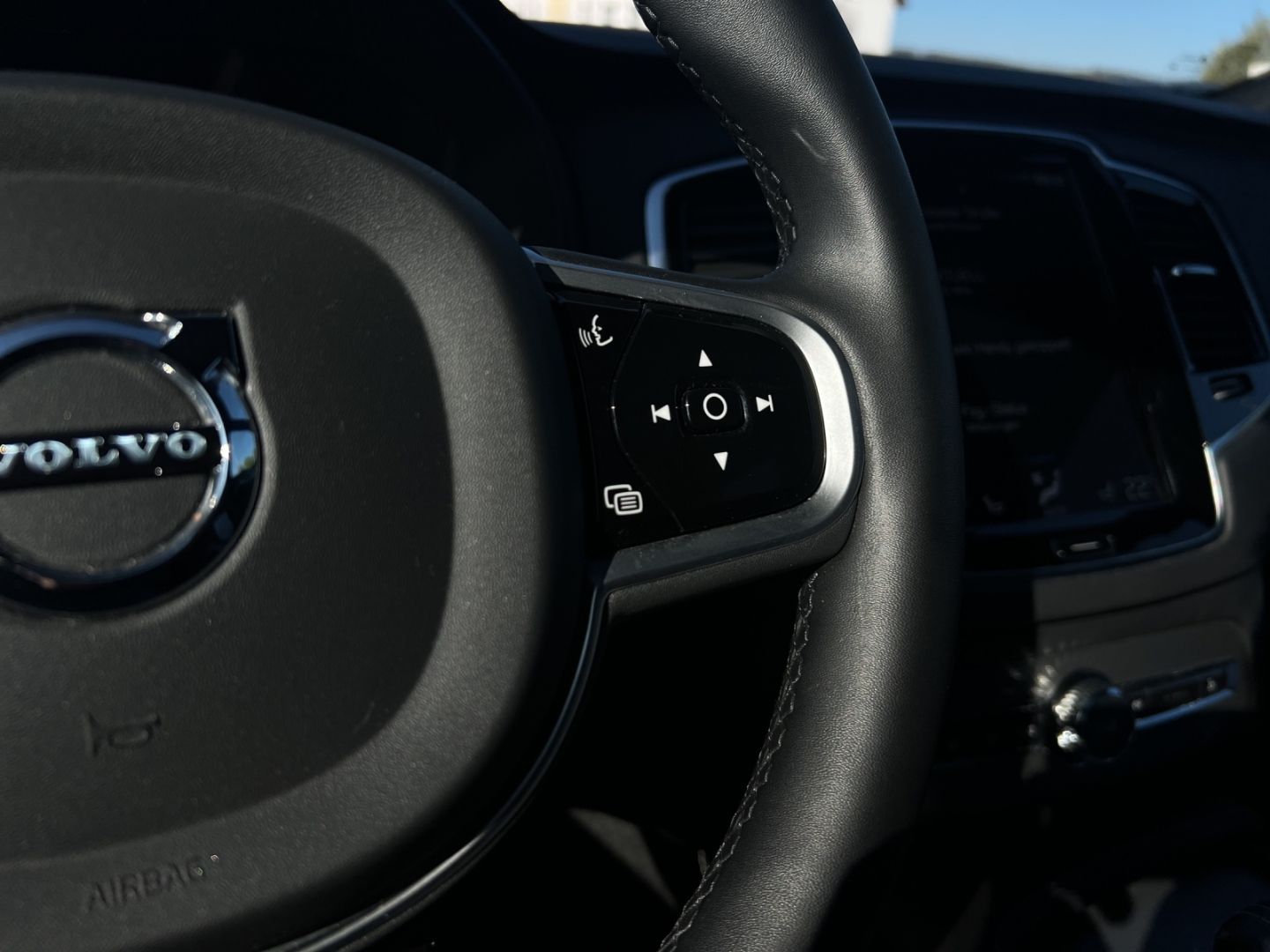 Volvo XC90 B5 D AWD R-Design 4ZKlima MassageSitze