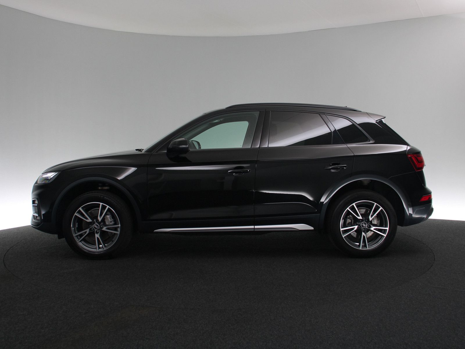 Audi Q5 40 TDI quattro advanced - Samsaru's Car Outlet
