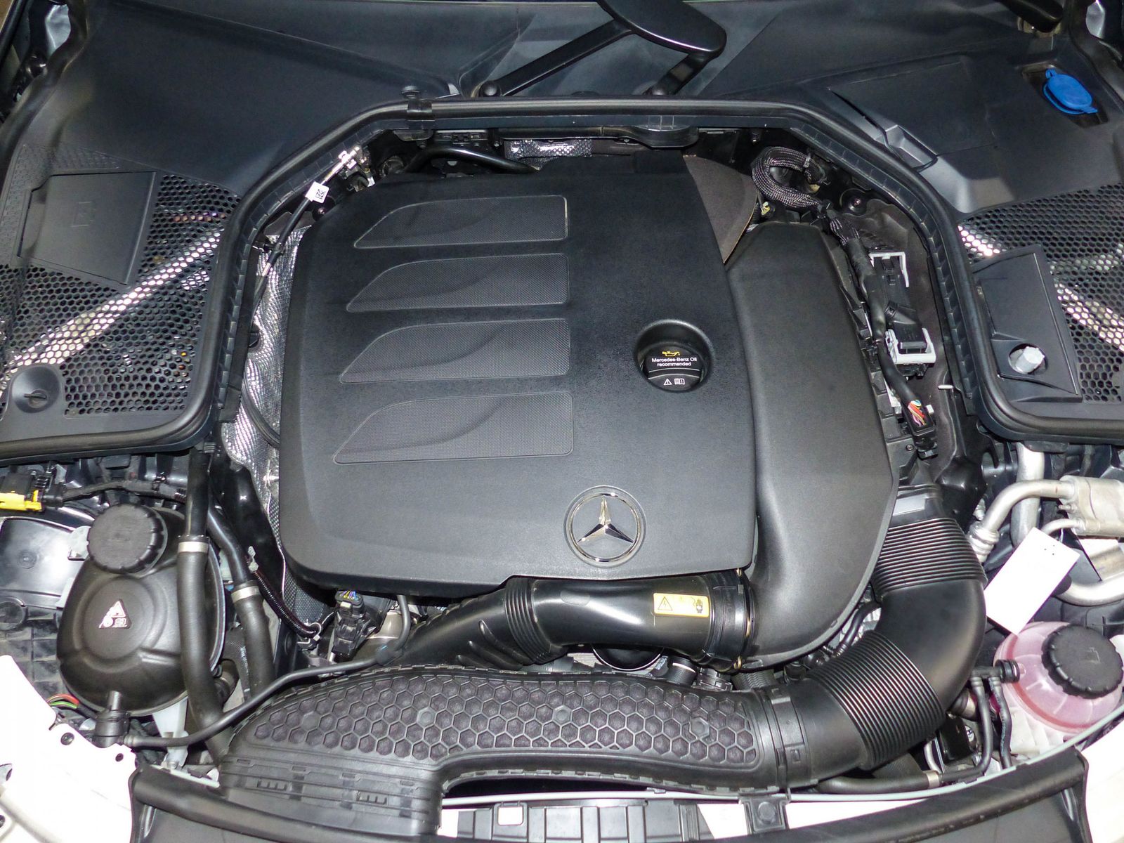 Mercedes-Benz C 200 Cabrio AMG - Samsaru's Car Outlet
