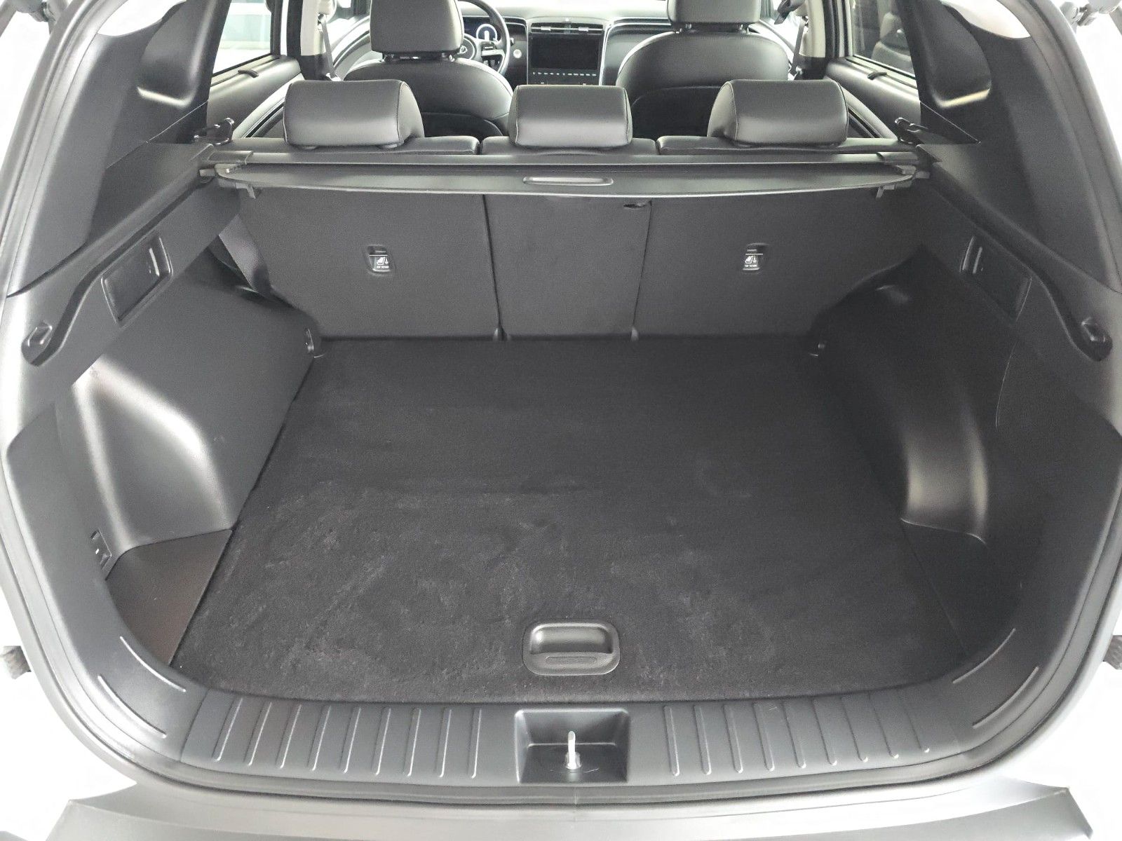 Hyundai Tucson Prime Plug-In Hybrid 4WD - Samsaru's Car Outlet