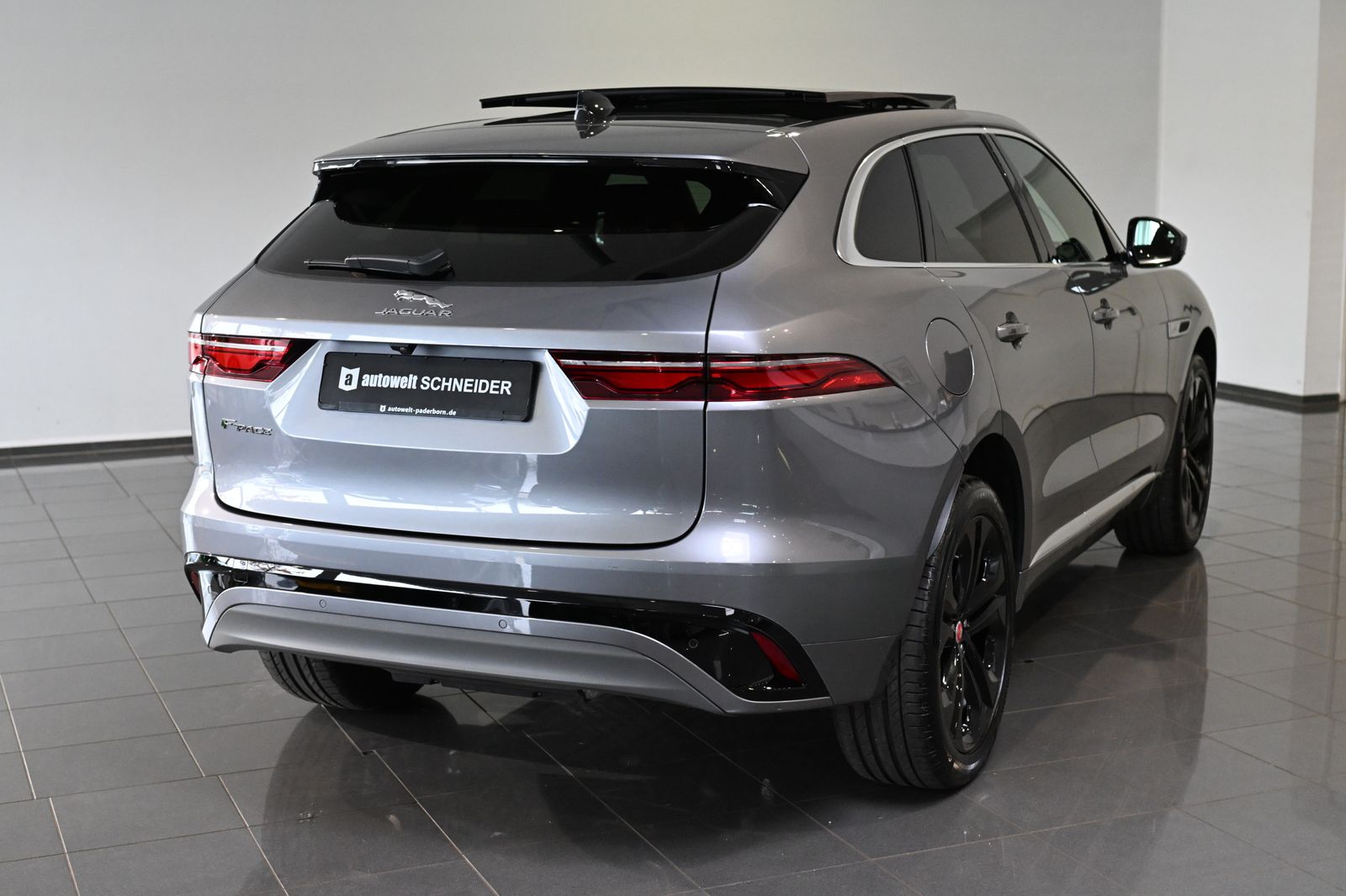 Jaguar F-PACE P250 R-Dynamic SE AWD Pano
