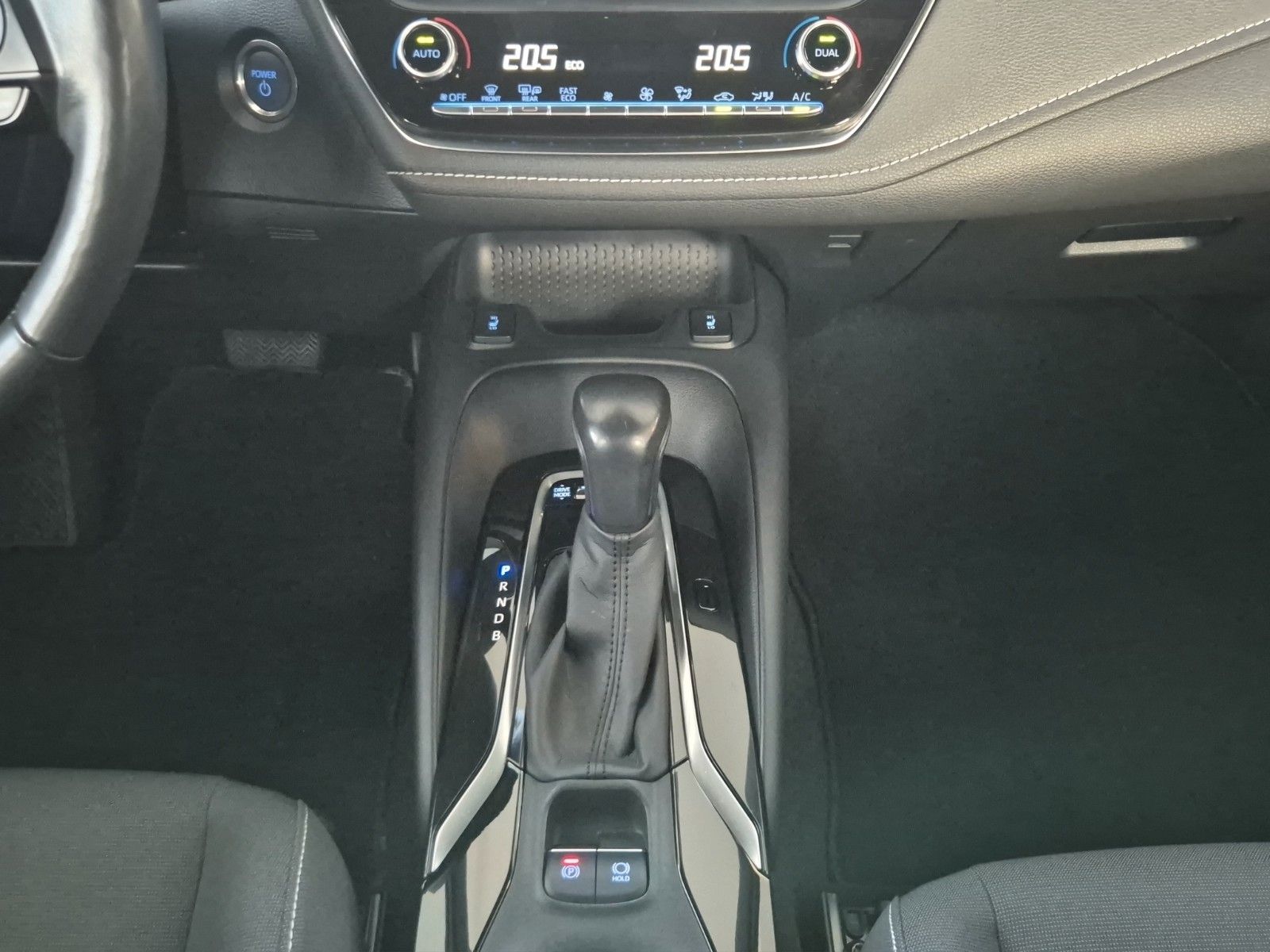 Toyota Corolla TS Business Kamera Carplay SHZ LED