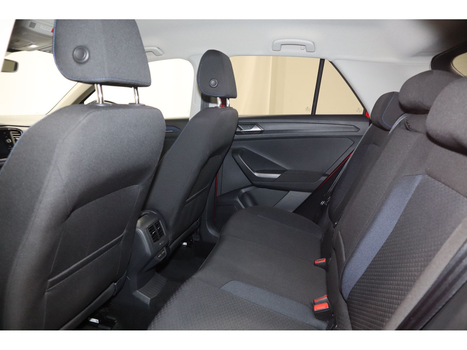 Volkswagen T-Roc 1.0 TSI - Samsaru's Car Outlet