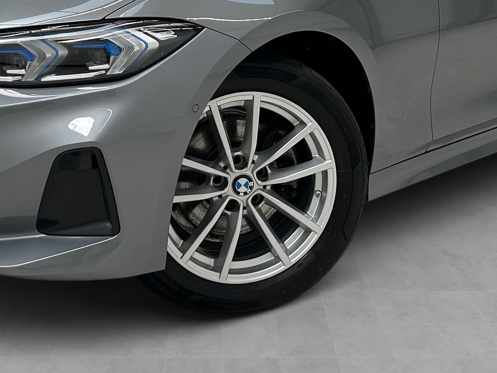 BMW 320d LiveCockpitProf - Samsaru's Car Outlet