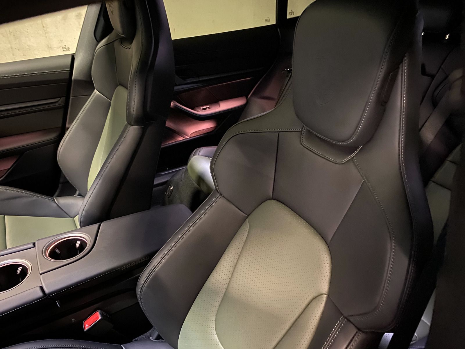 Porsche Taycan 4S Cross Turismo | Hinterachslenkung |