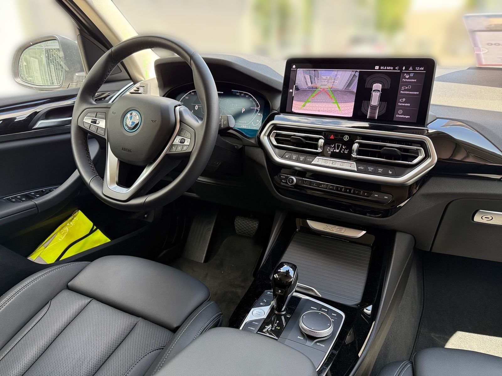 BMW X3 xDrive30e - Samsaru's Car Outlet