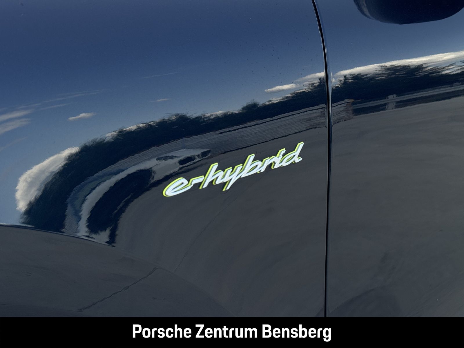Porsche Cayenne E-Hybrid AHK Pano HUD Matrix SurroundVie