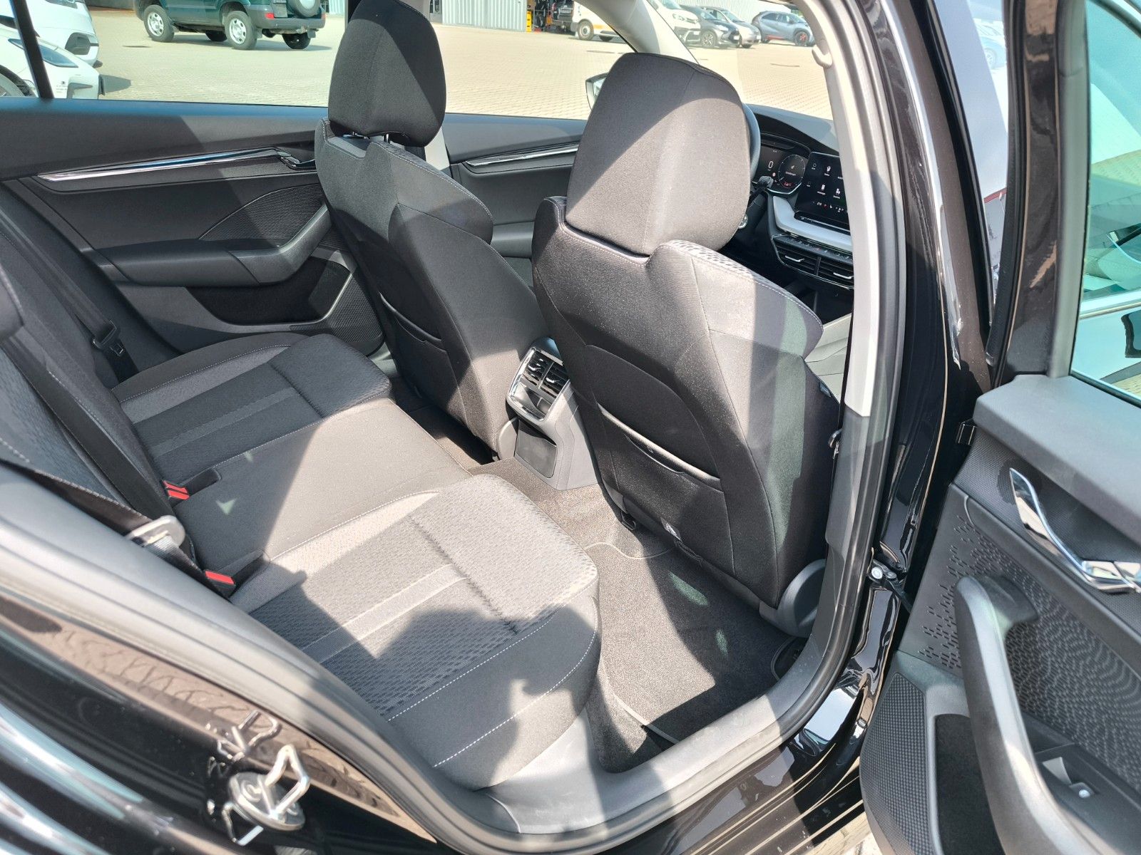 Skoda Octavia Combi First Edition iV - Samsaru's Car Outlet