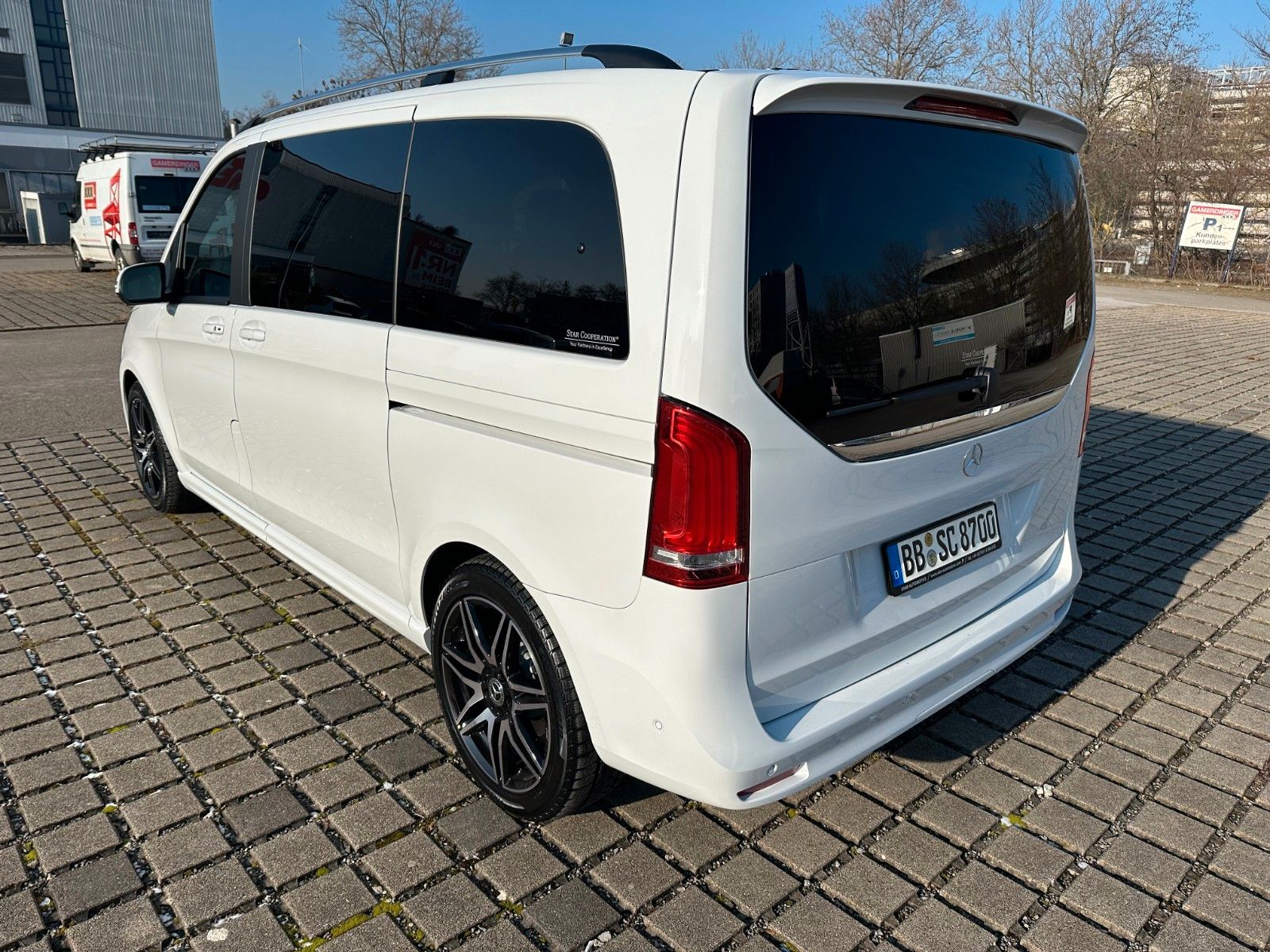 Mercedes-Benz V 220 d - Samsaru's Car Outlet