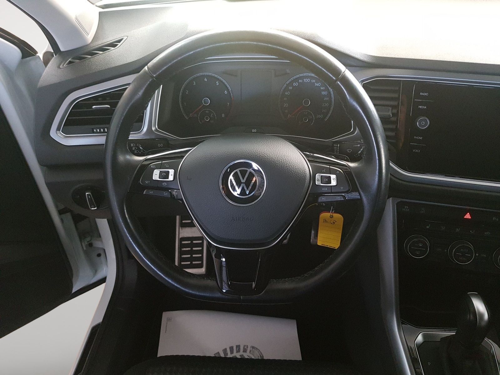 Volkswagen T-Roc 1.5 TSI DSG Active - Samsaru's Car Outlet