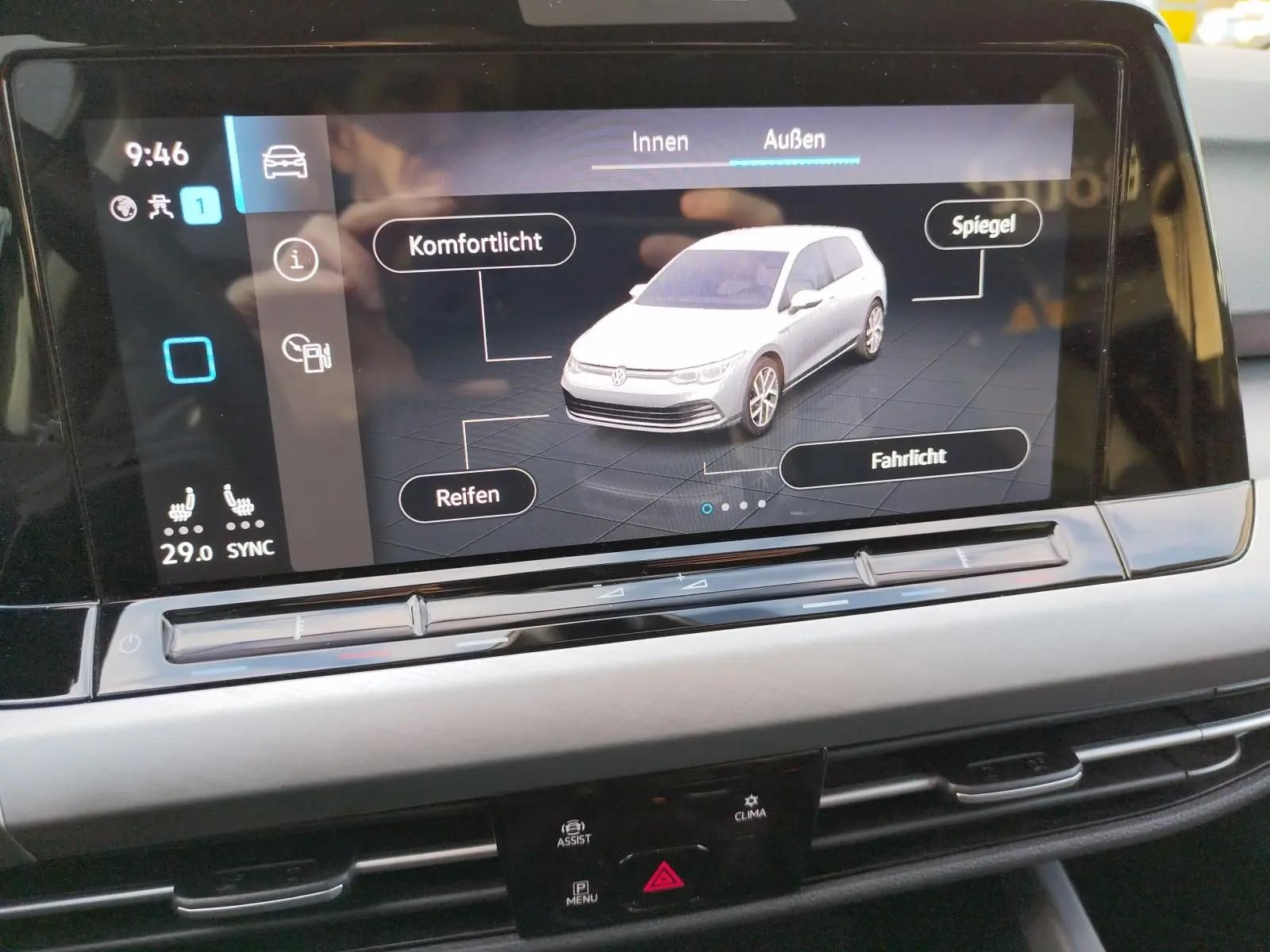 Volkswagen Golf Life 1.5 TSI - Samsaru's Car Outlet