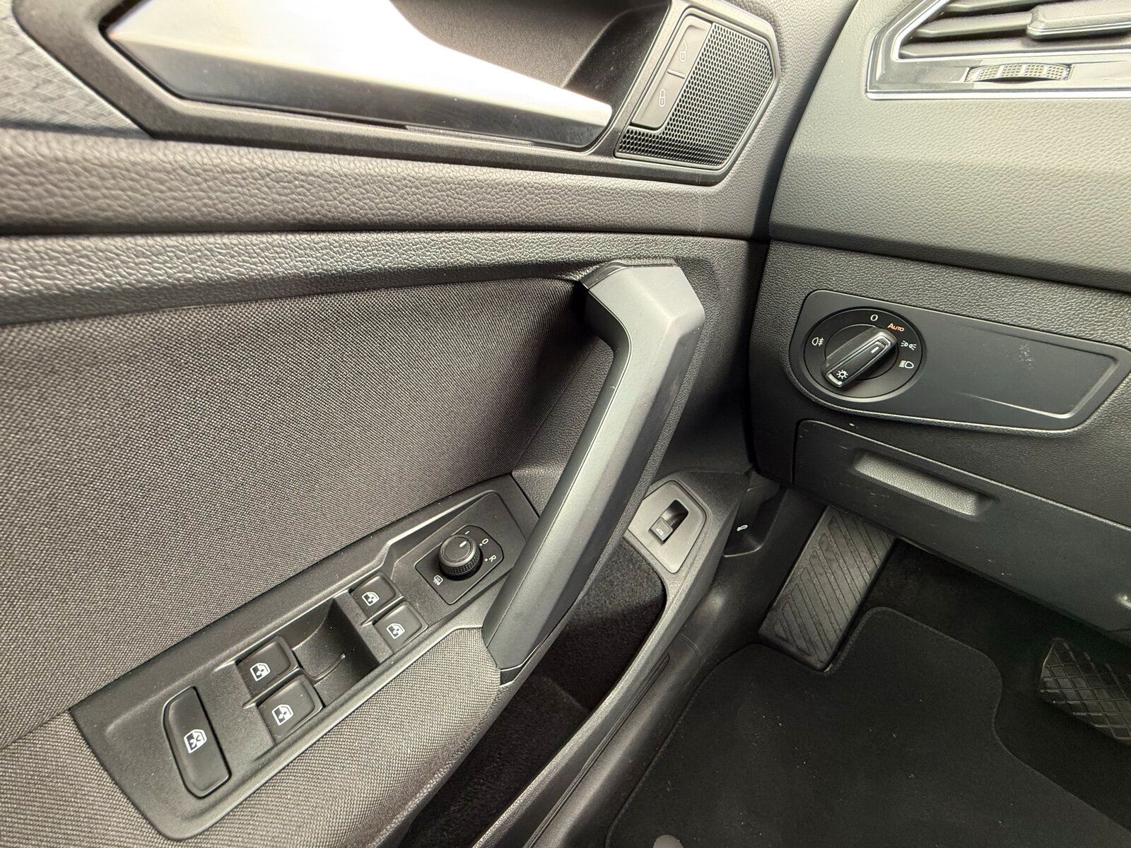 Volkswagen 1.5TSI Life - Samsaru's Car Outlet
