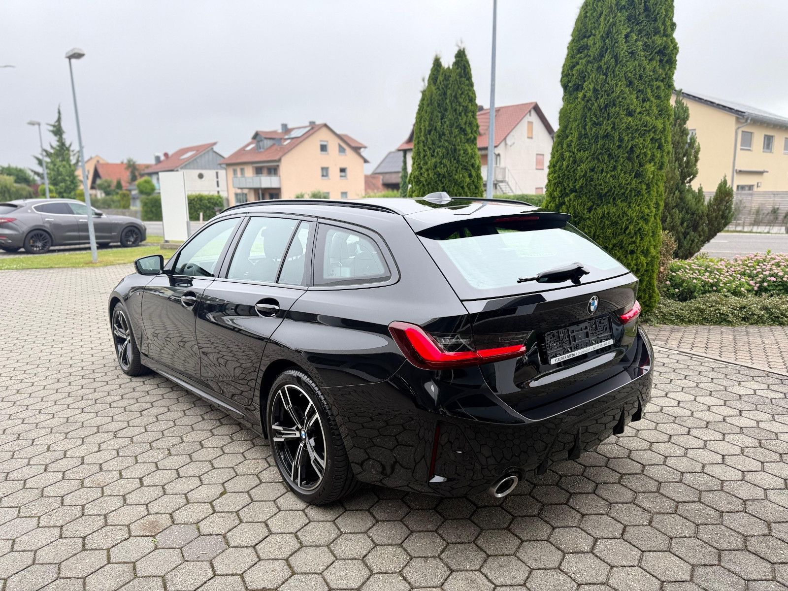 BMW 320 d Touring M-Sport xDrive - Samsaru's Car Outlet