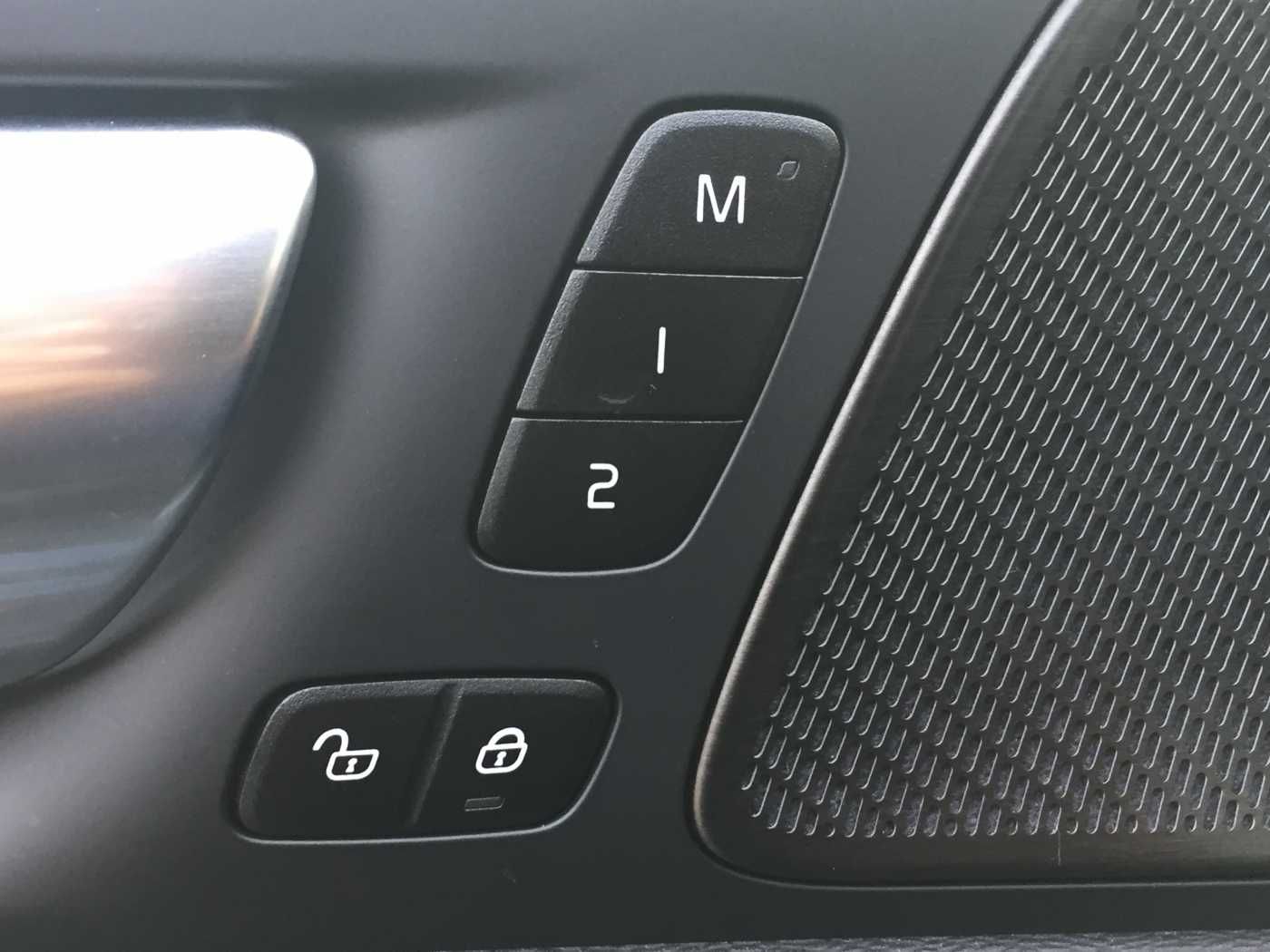 Volvo V60 V 60 T8 Ultra Dark Recharge Plug-In Hybrid A