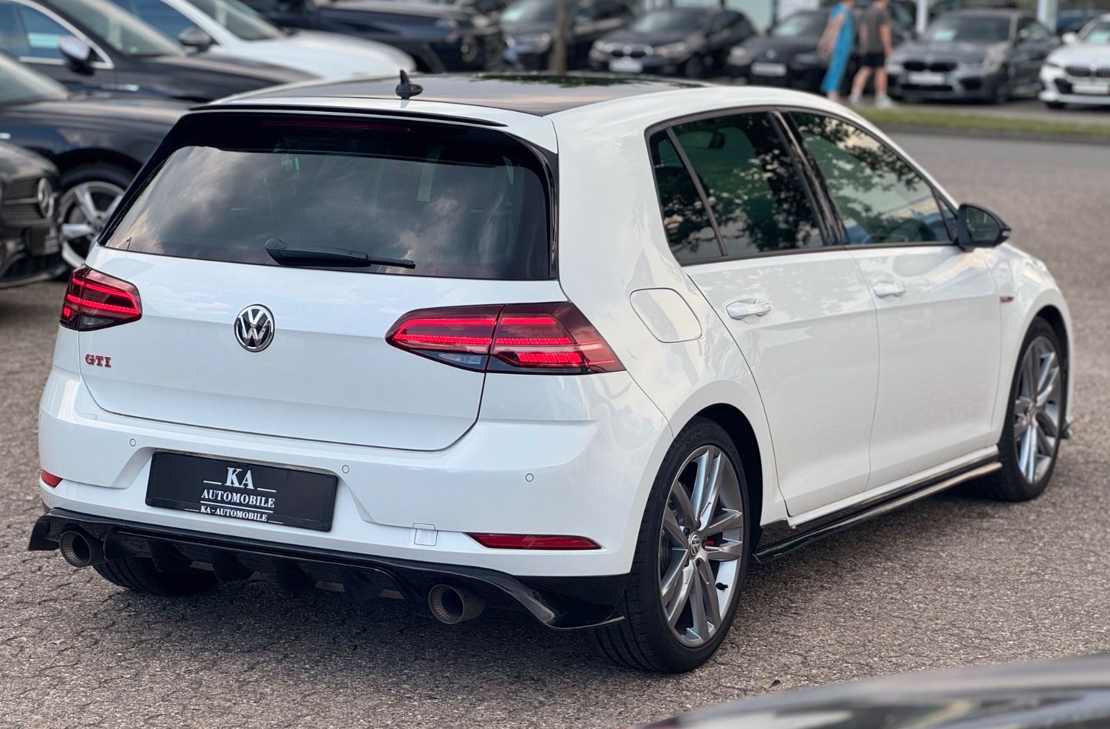 Volkswagen Golf VII GTI TCR - Samsaru's Car Outlet