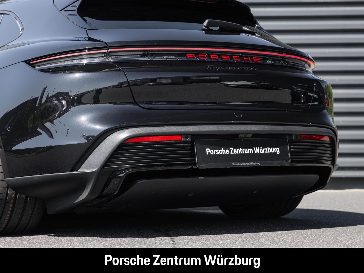 Porsche Taycan GTS Sport Turismo HA-Lenkung InnoDrive