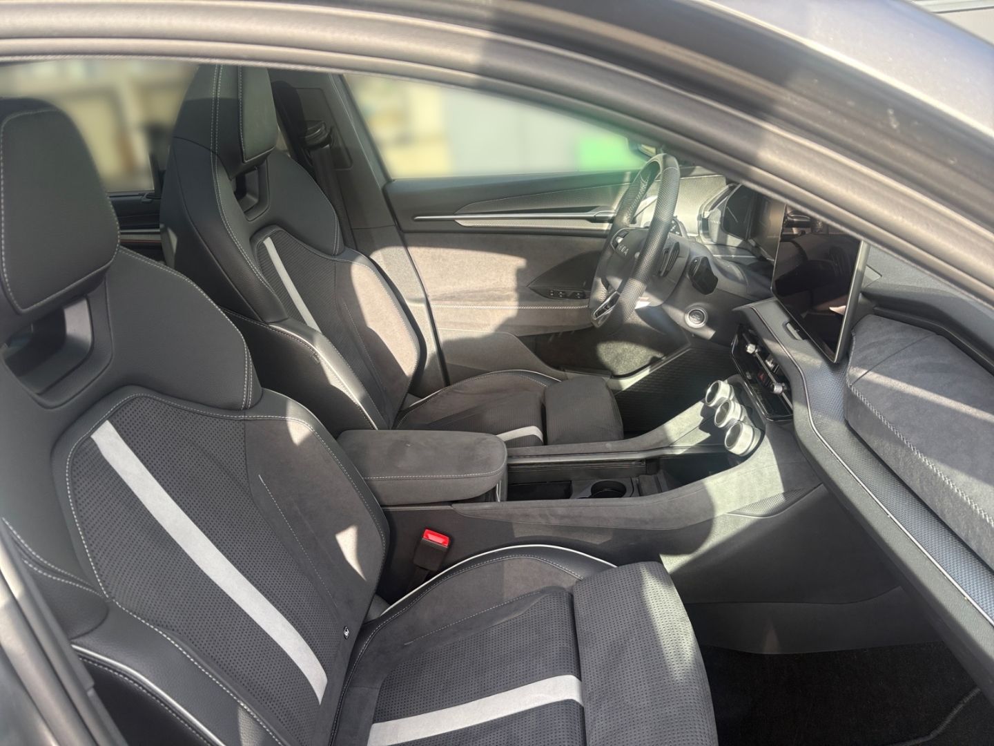 Skoda Kodiaq Sportline 2.0 TDI 142kW 4x4 ''AHK''Pano-S