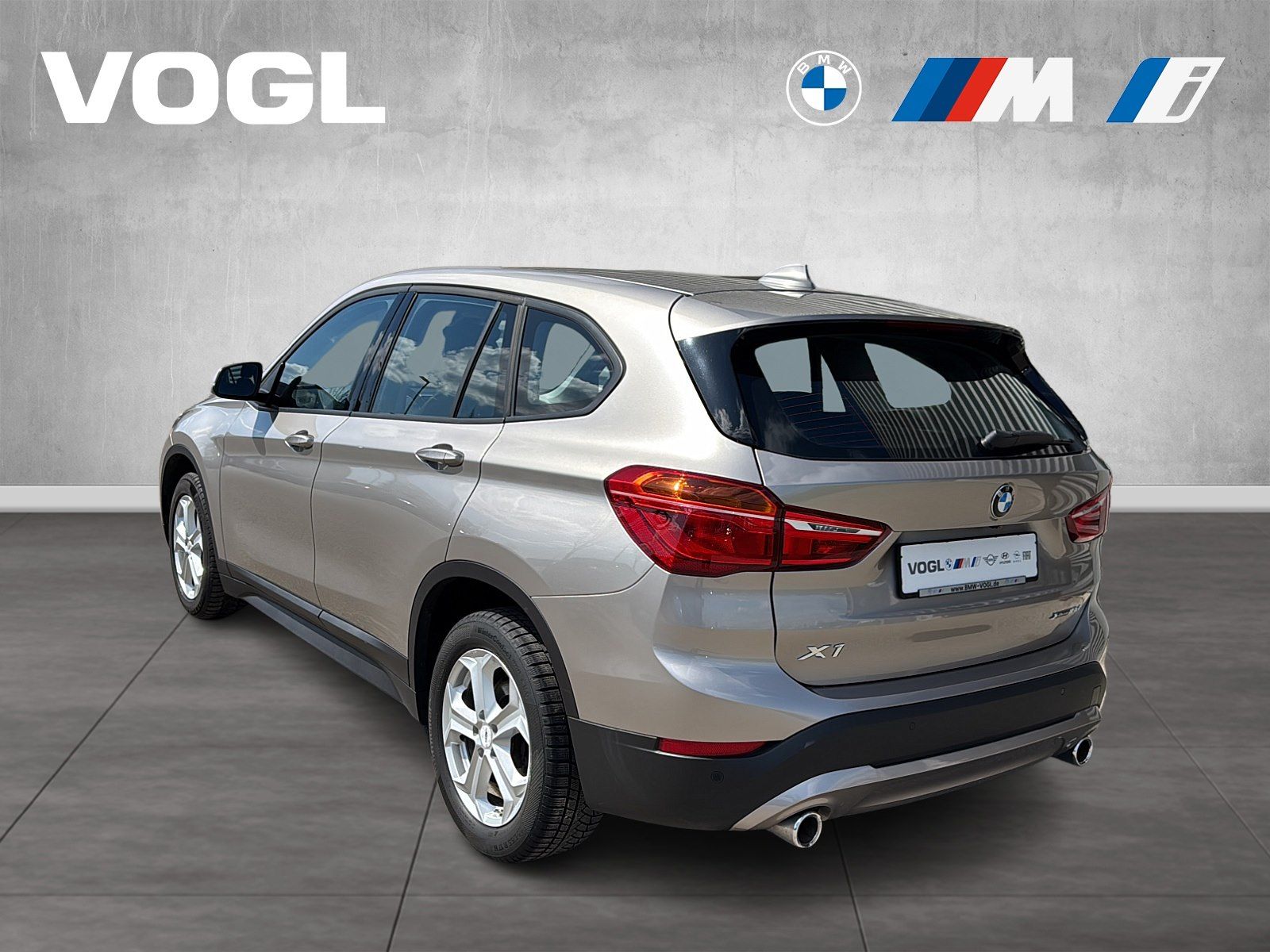 BMW X1 xDrive18d - Samsaru's Car Outlet