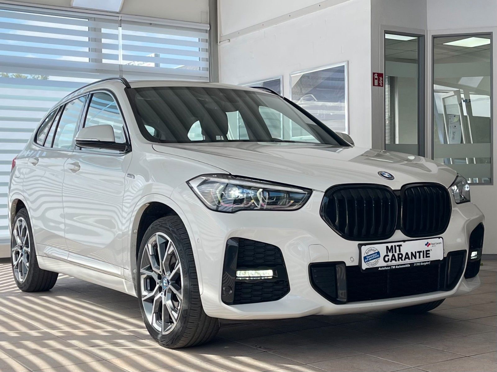 BMW X1 xDrive 25e M SPORT - Samsaru's Car Outlet