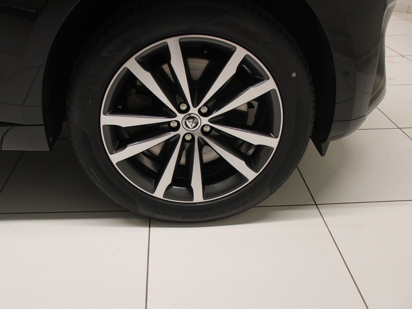 Jaguar F-Pace D300 AWD R-Dynamic SE inkl. Winterkomplet