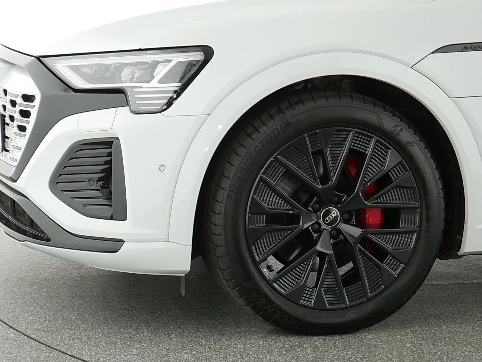Audi Q8 Sportback S line 55 e-tron quattro - Samsaru's Car Outlet