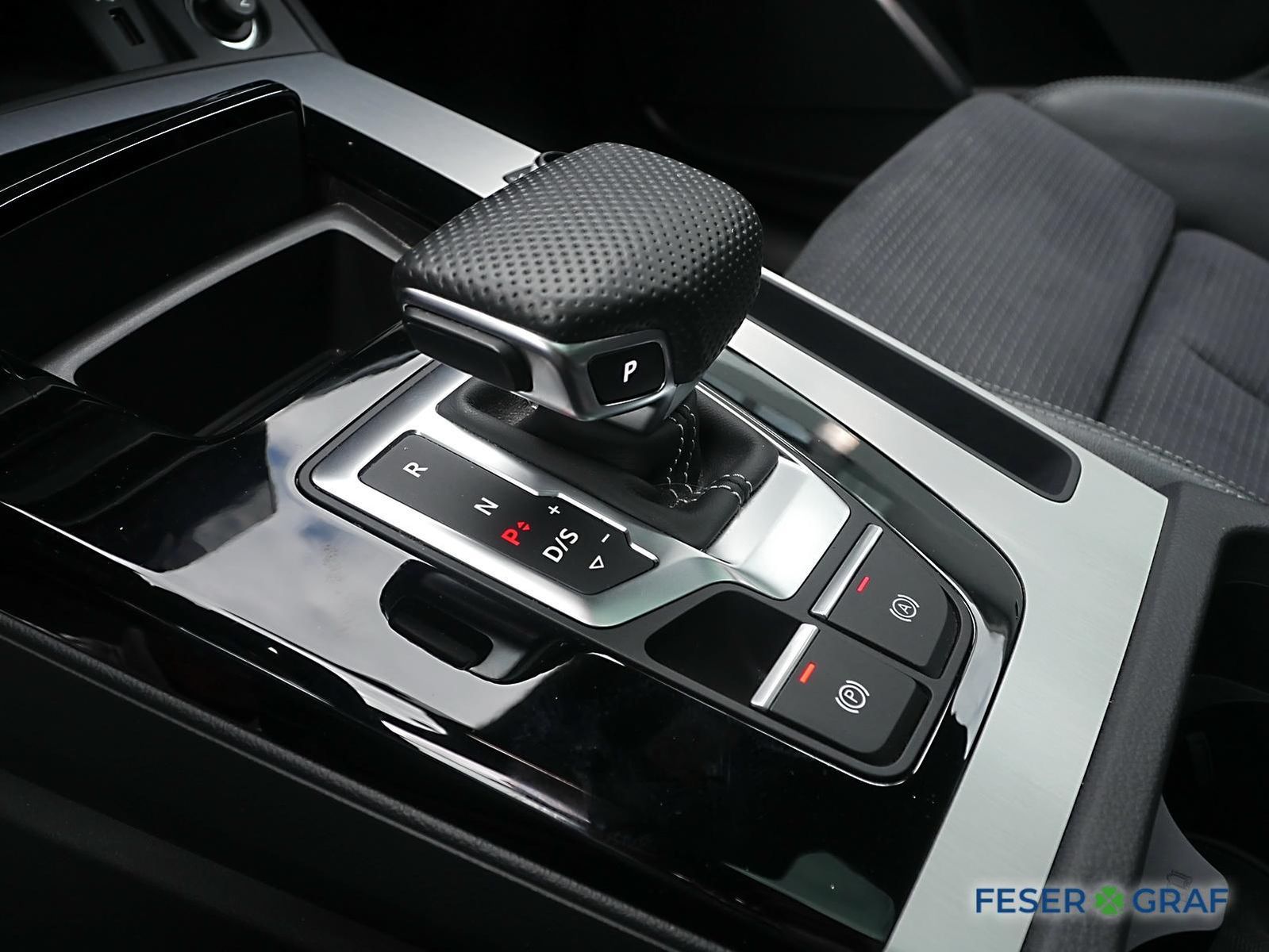 Audi Q5 40 TDI quattro S line - Samsaru's Car Outlet