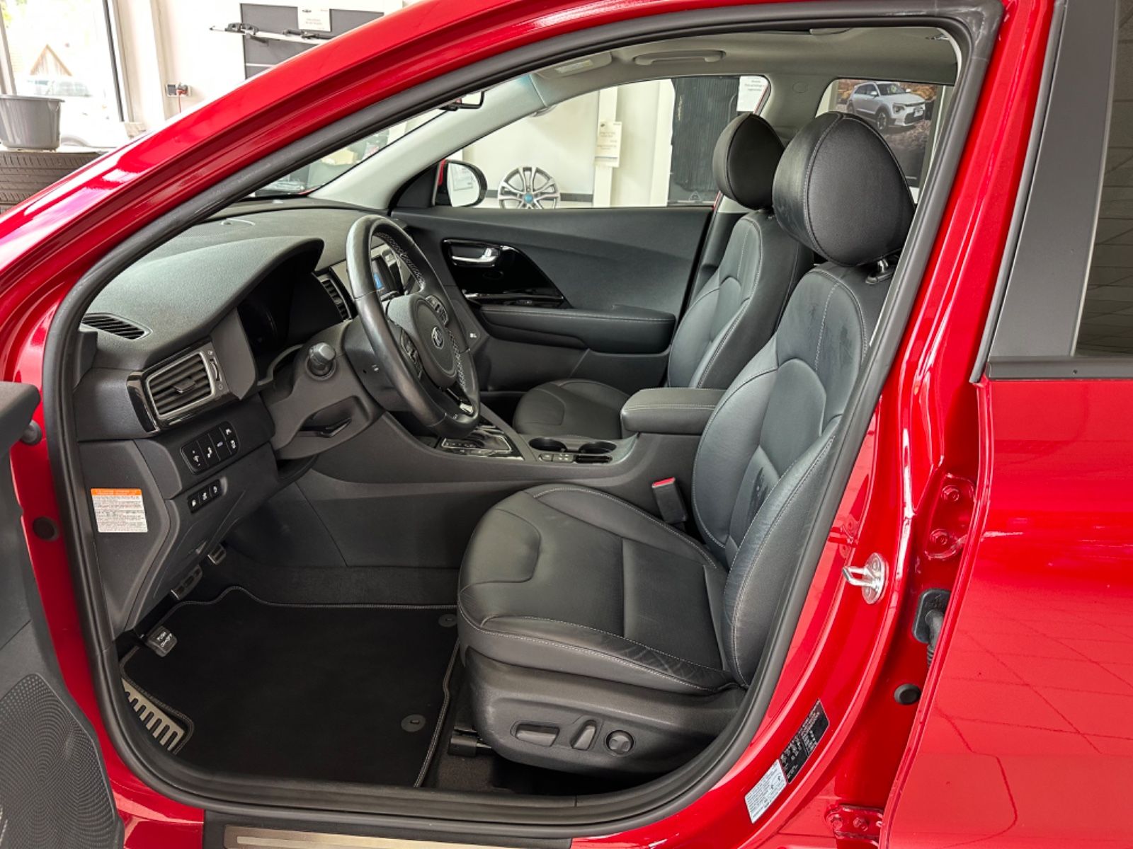 Kia Niro 1.6 GDI Spirit Plug-in Hybrid - Samsaru's Car Outlet
