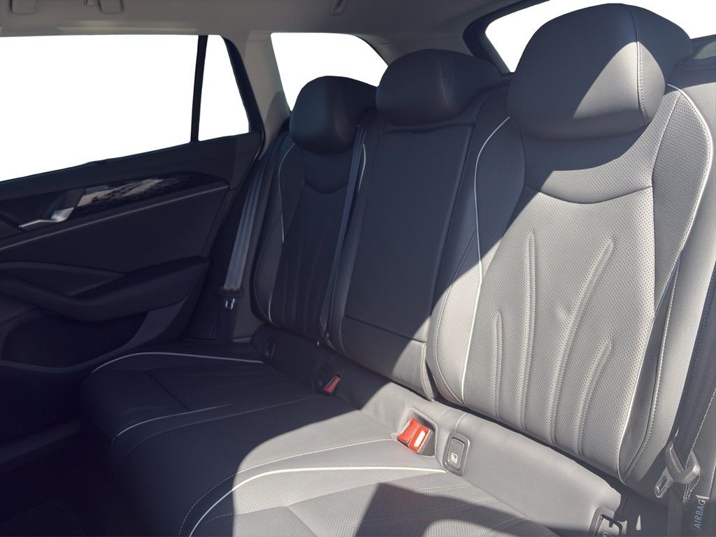 Volkswagen Passat Variant 1.5 e-Hybrid DSG Elegance DCC IQ-