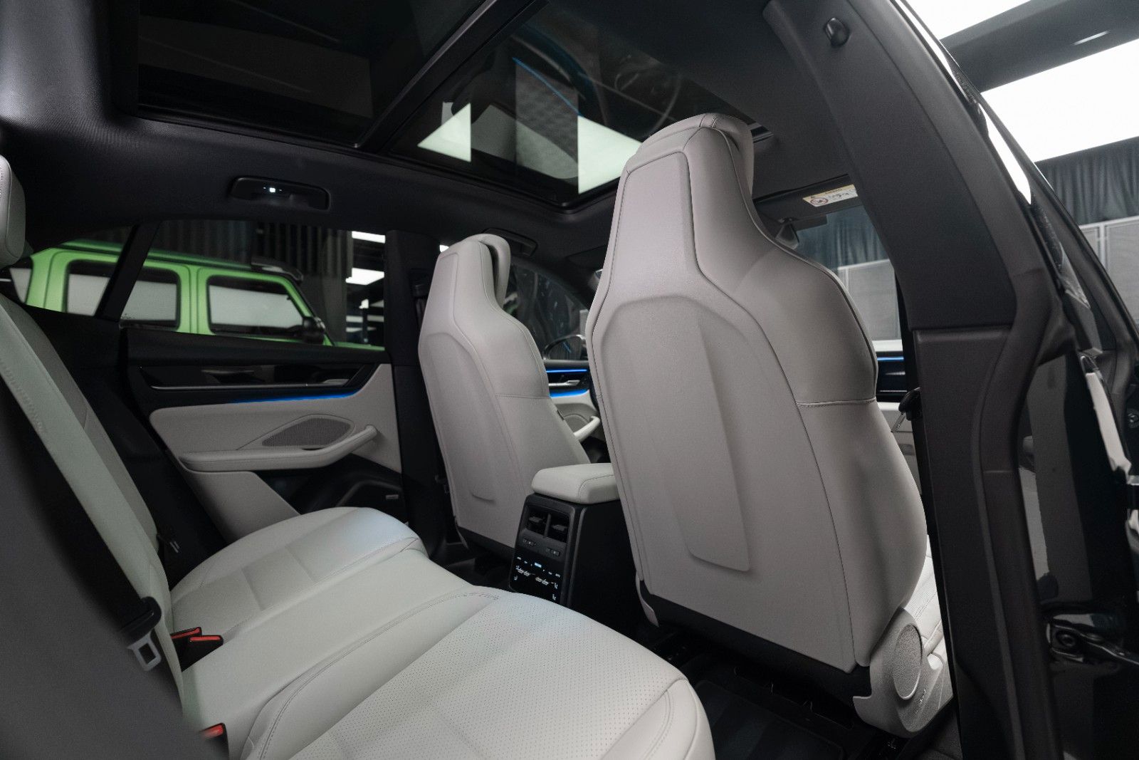 Porsche Macan Electric 4